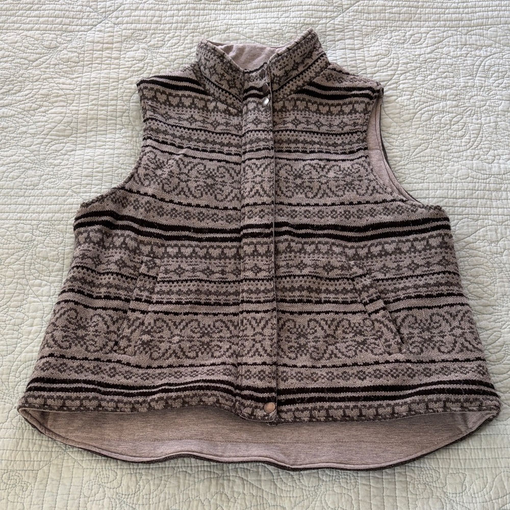 Patterned Sleeveless Vest